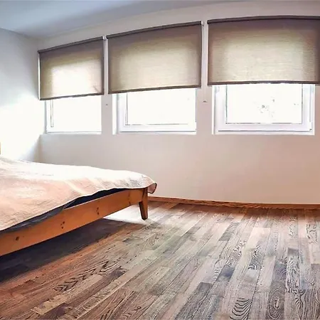 Apartment In Seaside Neighbourhood *